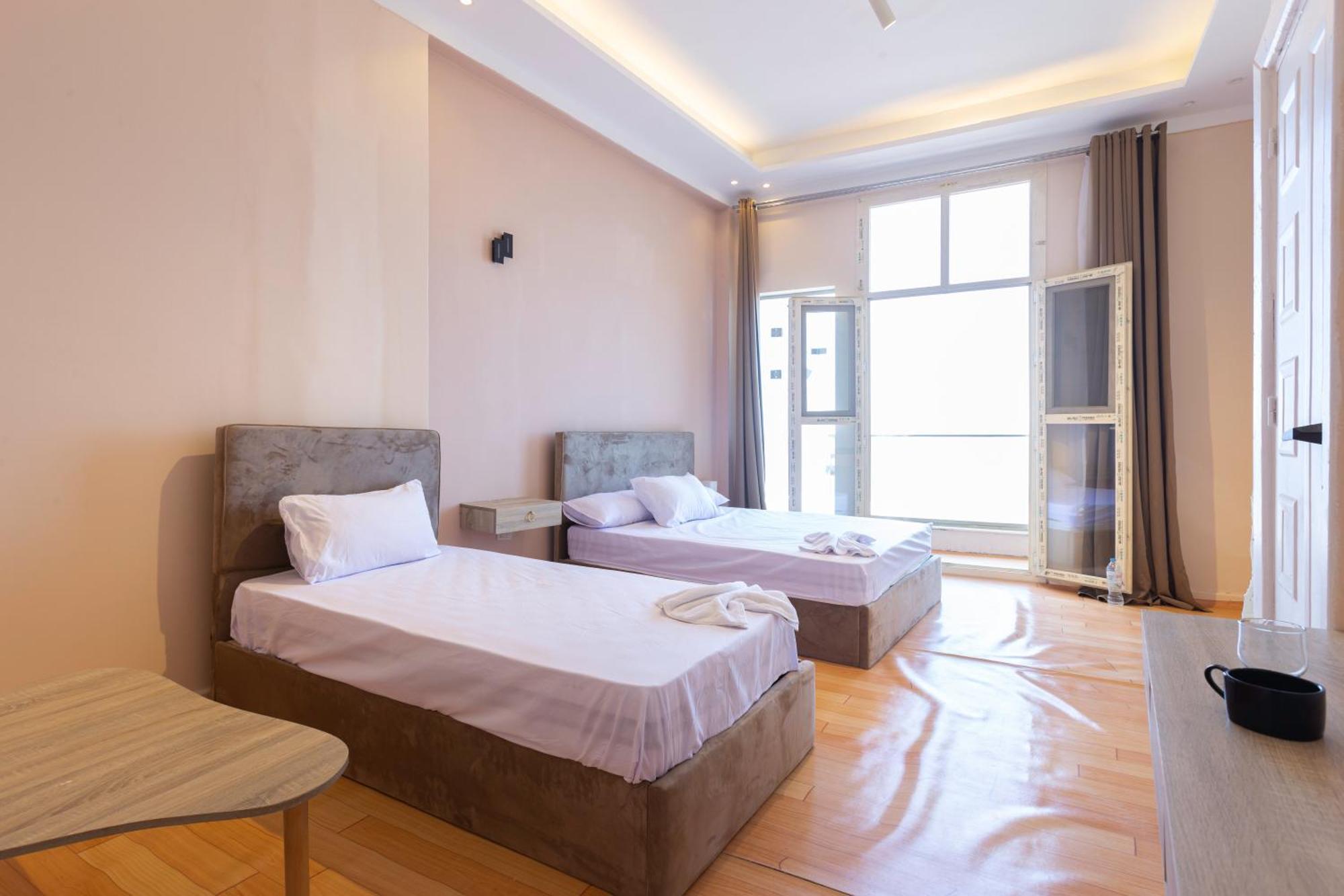 Hyat Hostel & Suites Alexandria Bagian luar foto